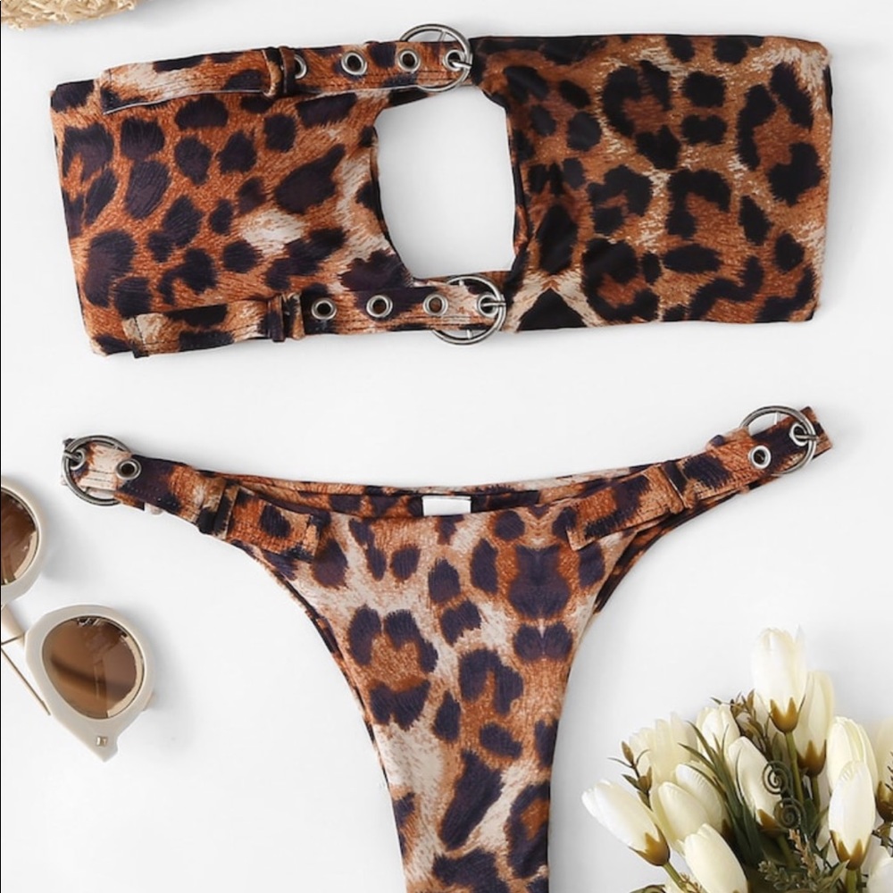 Never worn just bought cute leapord bikini!!
